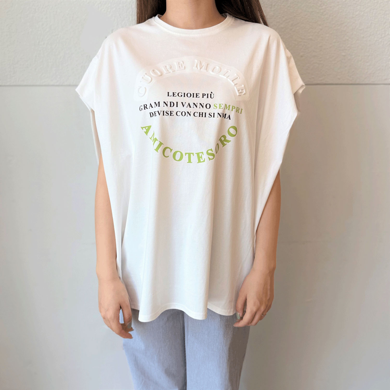 エンボスBIGTシャツ