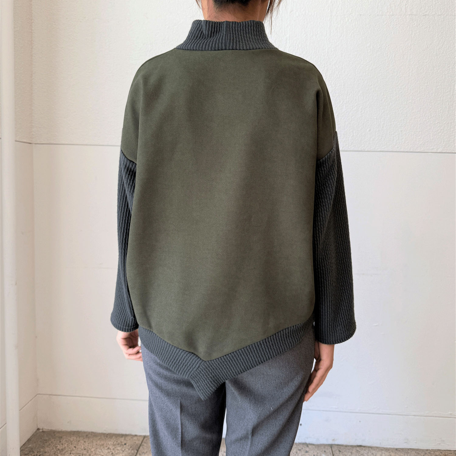 異素材切替裾アシメプルオーバー - 画像2