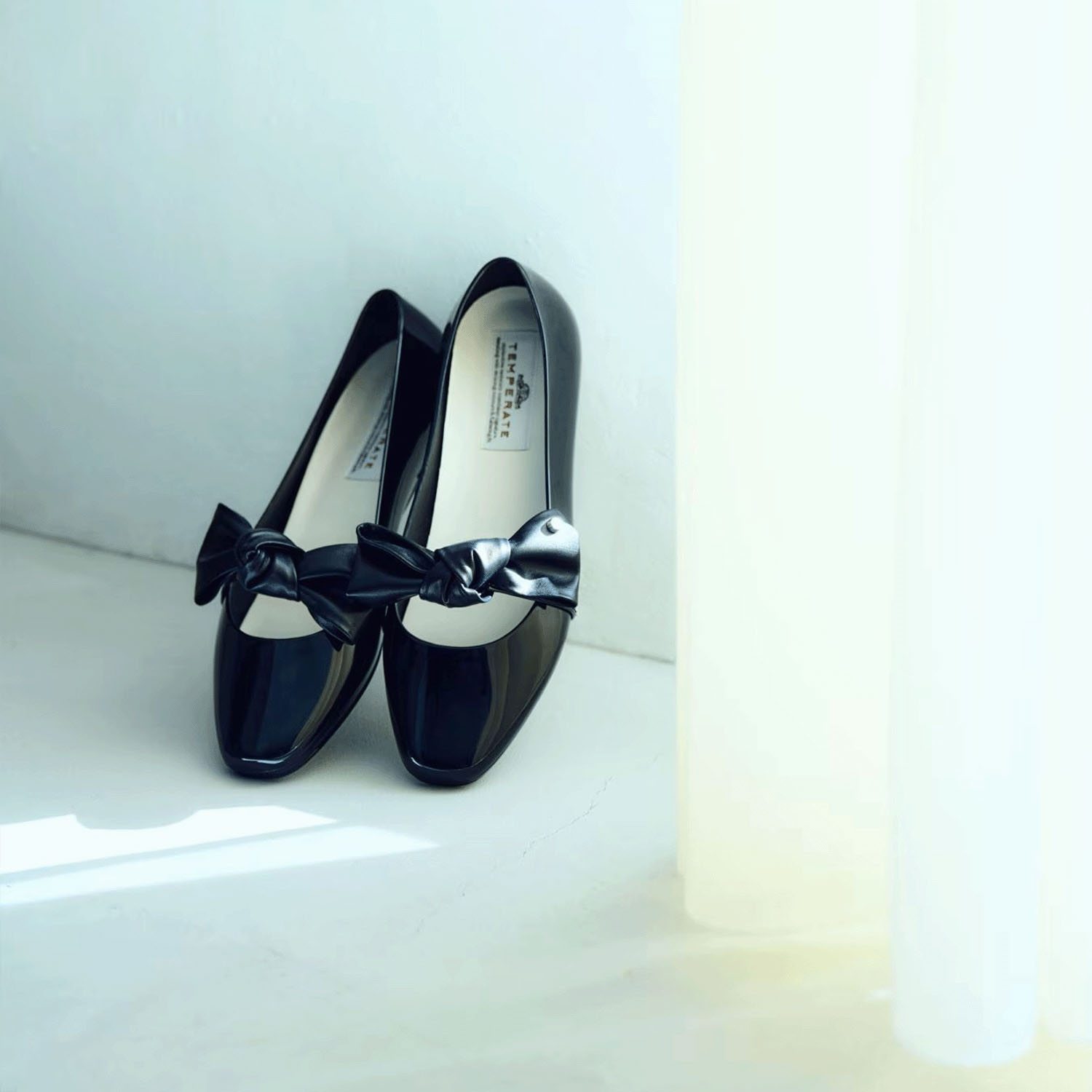 TEMPERATE ELSIE リボンパンプス