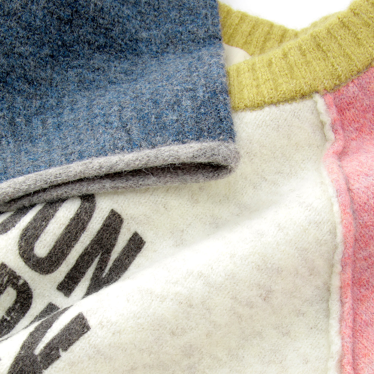 CUBE SUGAR ヤクフィール ニット ロゴ プリント プルオーバー - 画像12