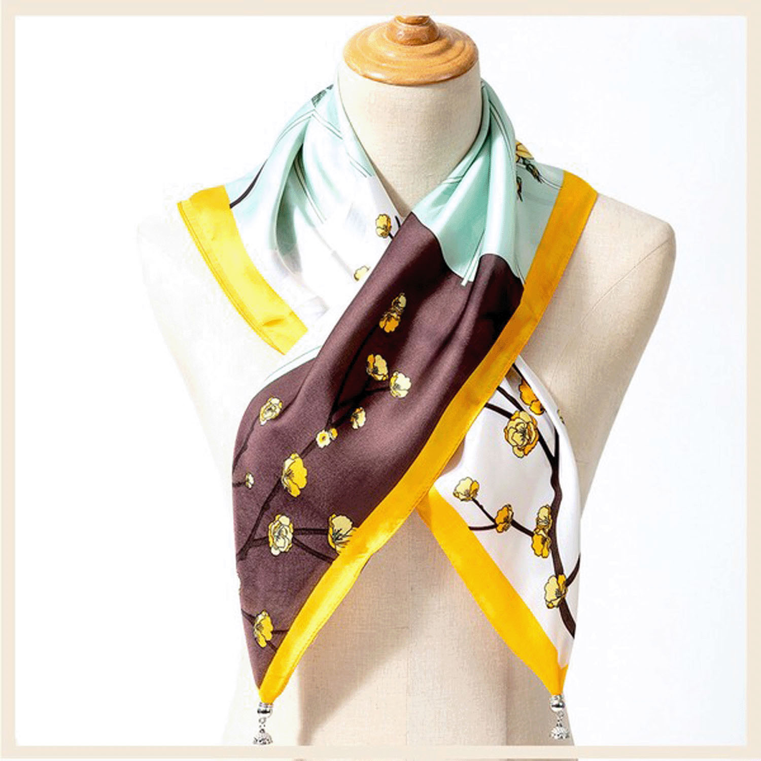 【ホワイト終了】マグネット付きスカーフ マルチプリント シルバー金具 - 画像5