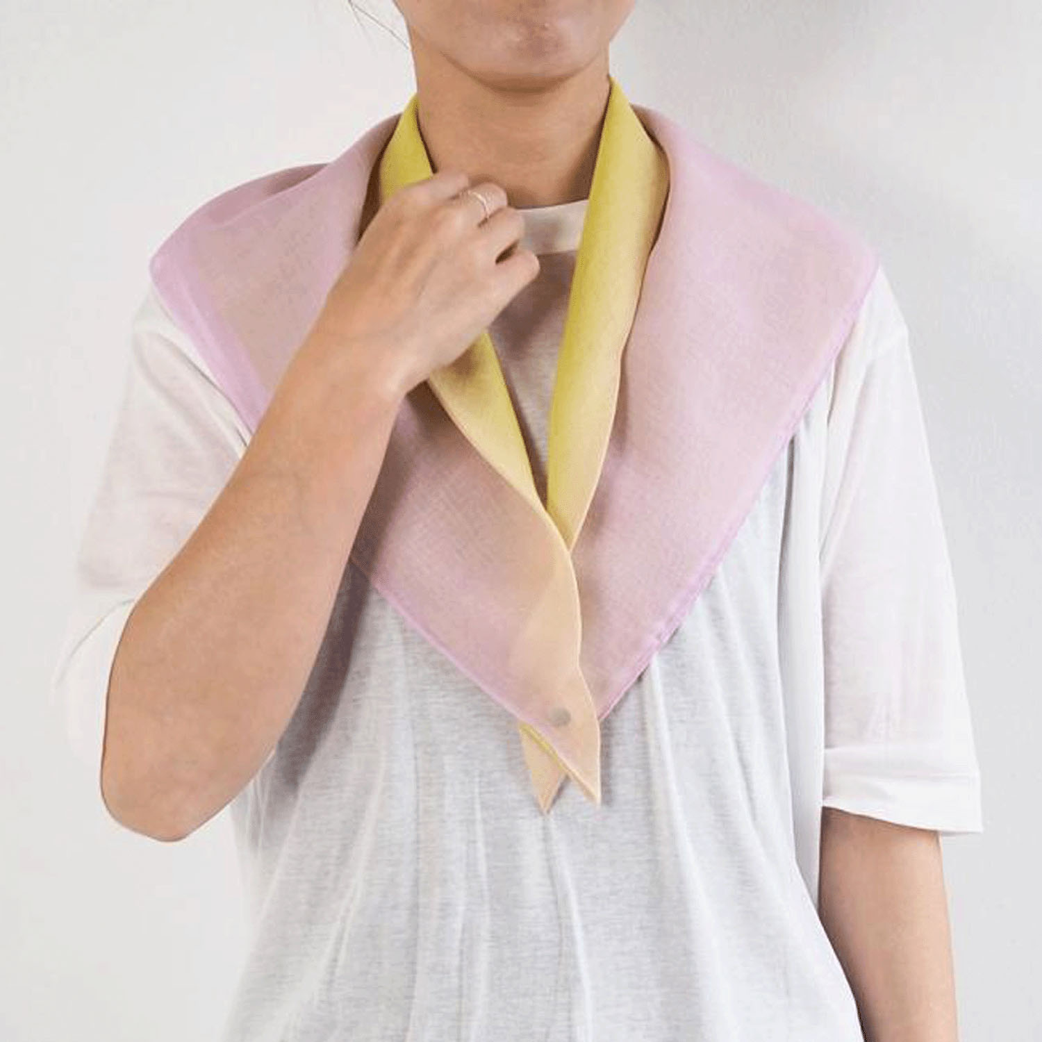 日本製 おさんぽスカーフ バイカラー 62×62 - 画像12