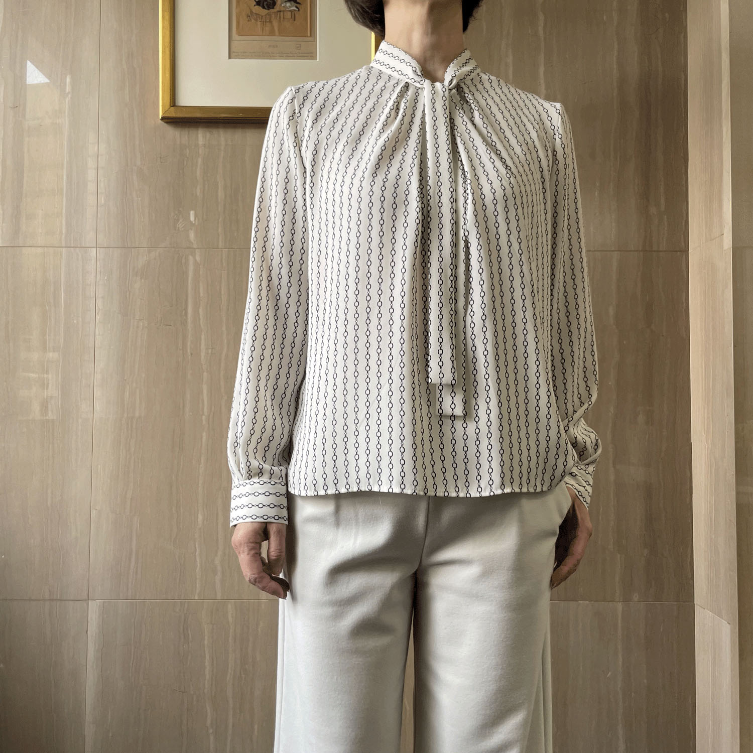 【Insta Live】一珠 KOKIA チェーン柄プリントボウタイブラウス