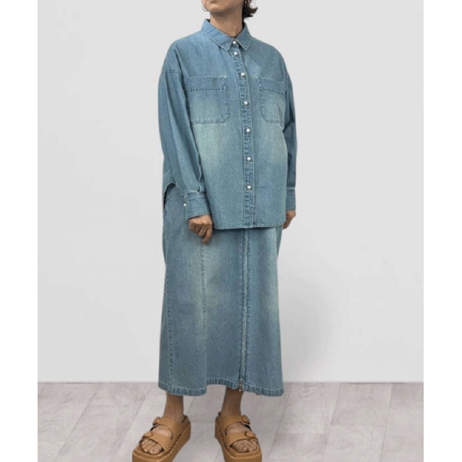 QTUME デニムパール釦シャツ - 画像3