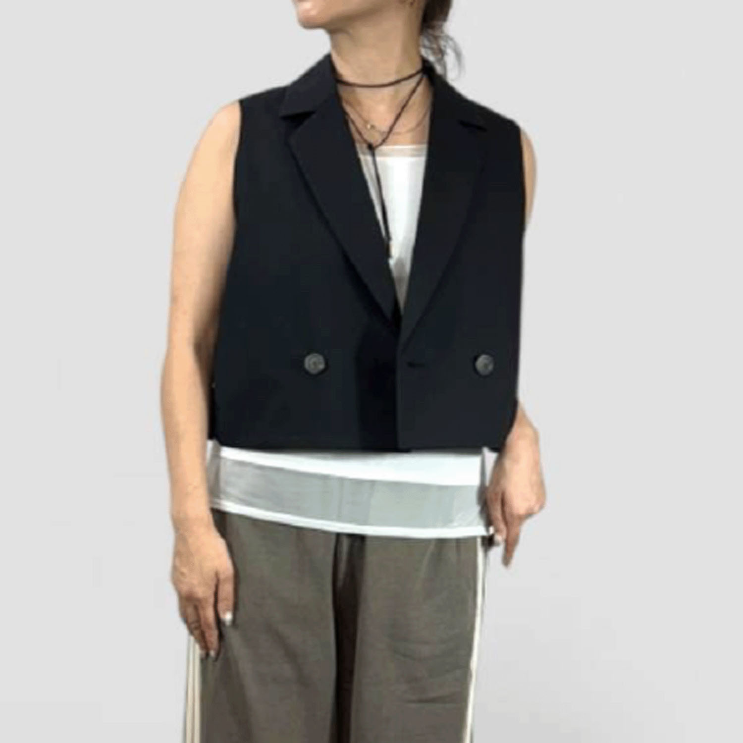 QTUME クロップドスリーブレスジャケット - 画像6