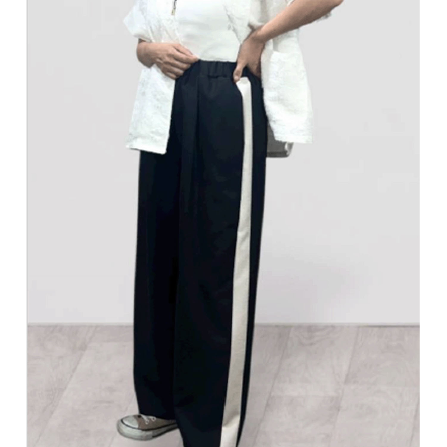 QTUME サイドラインタックパンツ - 画像2