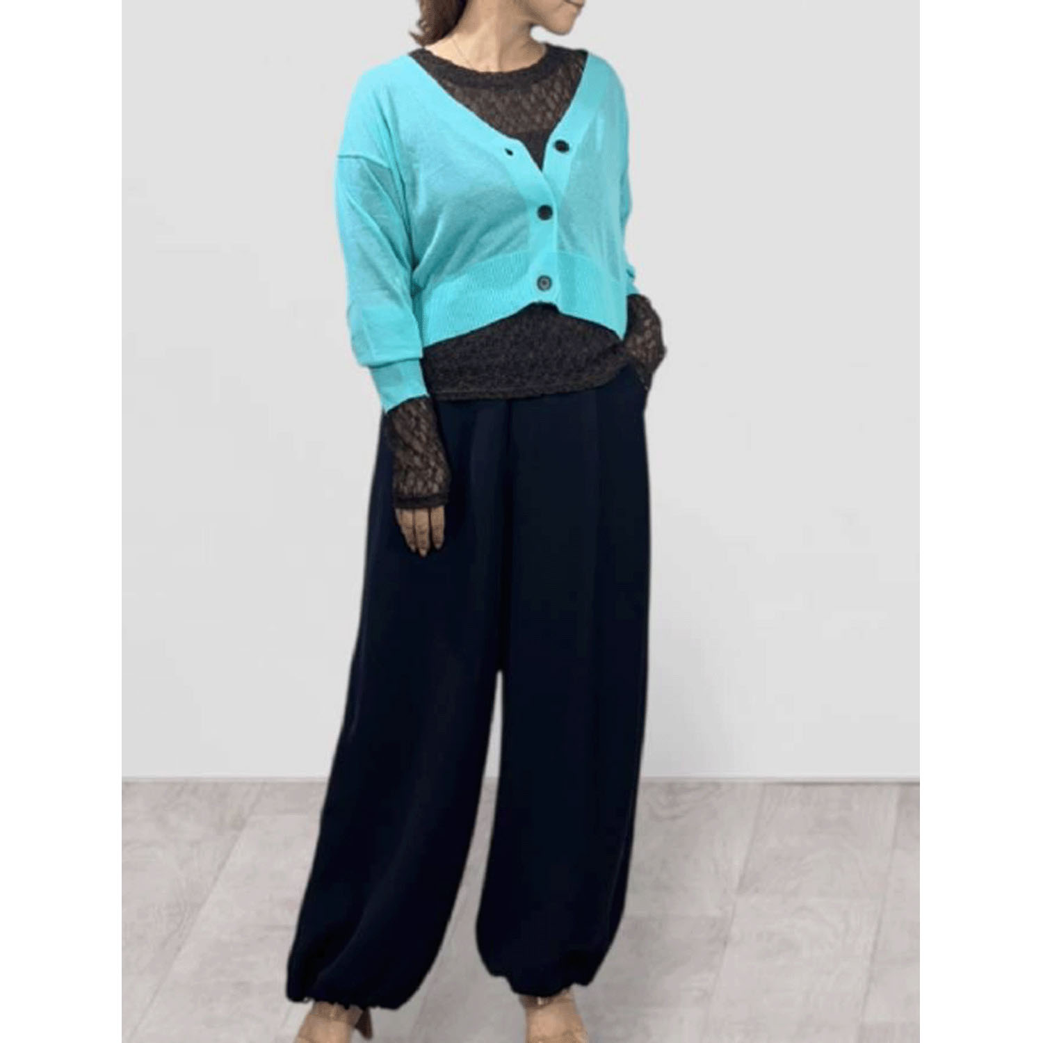 QTUME シアーニットクロップドカーデ - 画像16