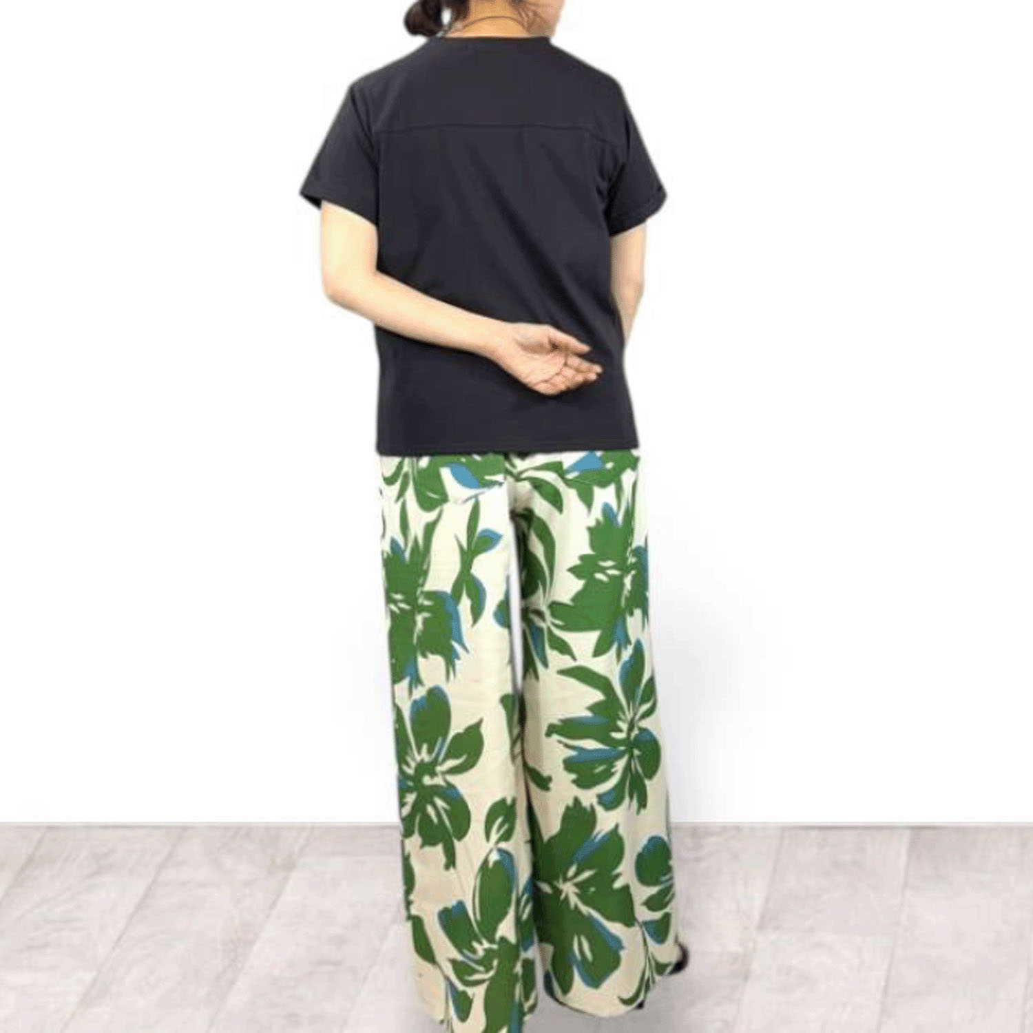 QTUME ボタニカルプリントパンツ - 画像11