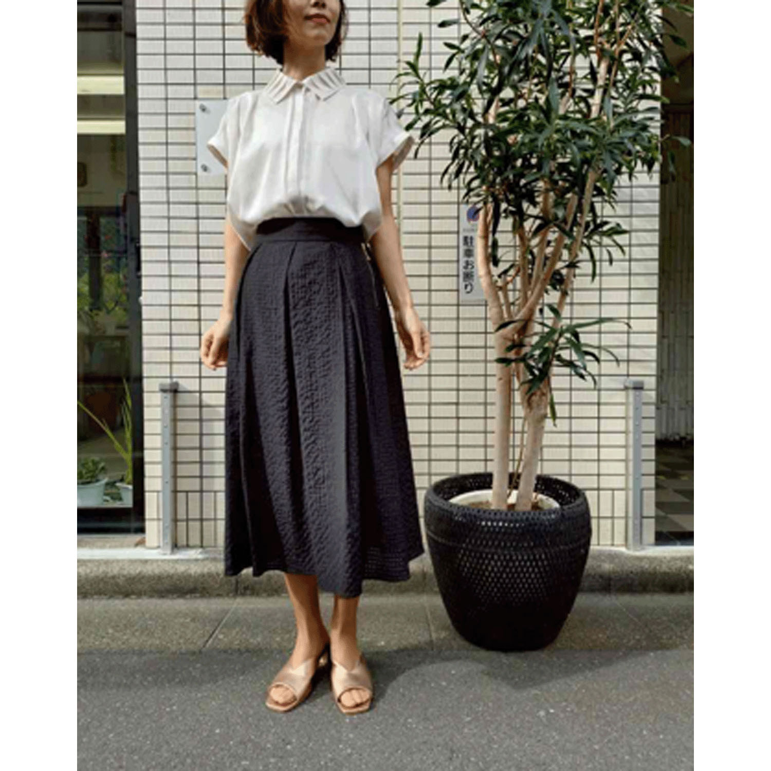 Doubleface Tokyo プリーツカラーフレンチスリーブブラウス - 画像3