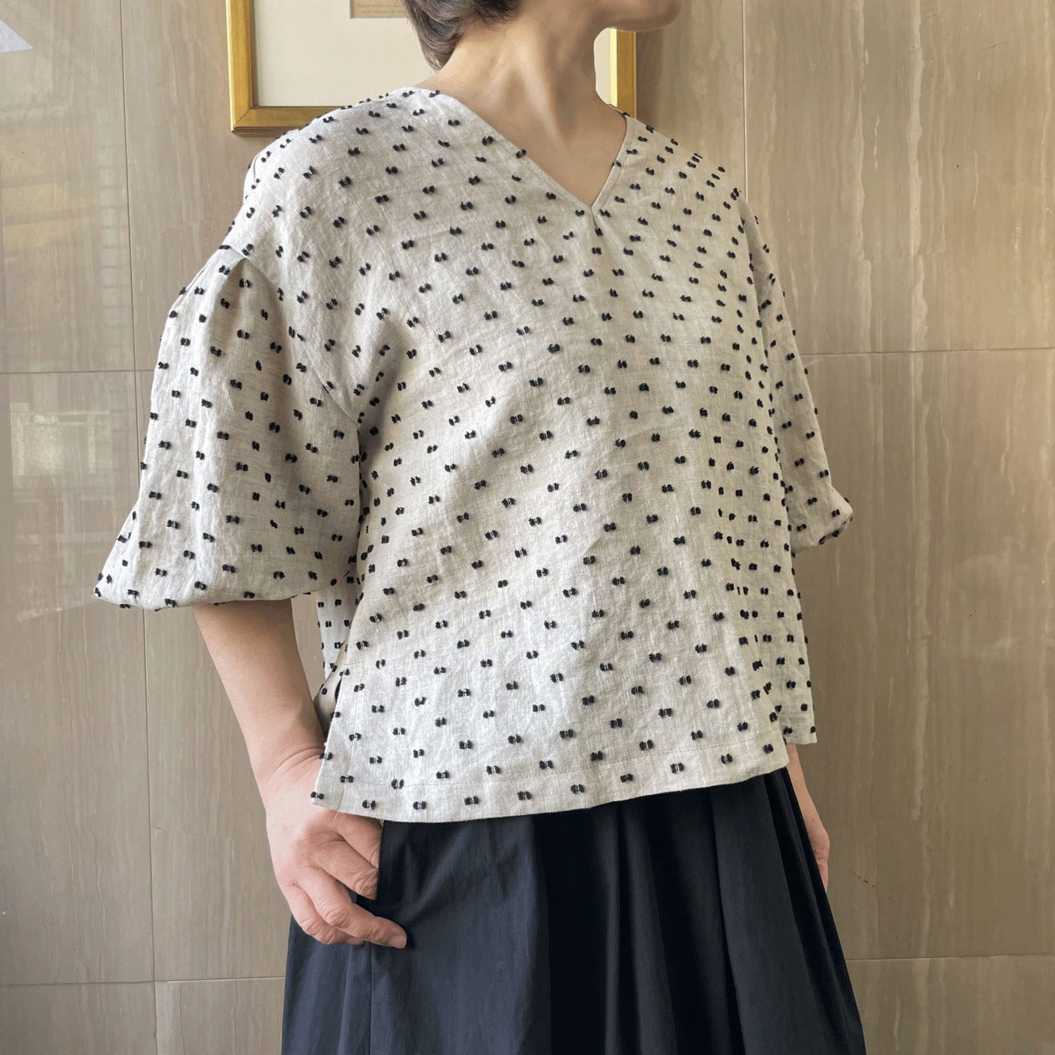 B7 リネンドット刺繍プルオーバー - 画像3