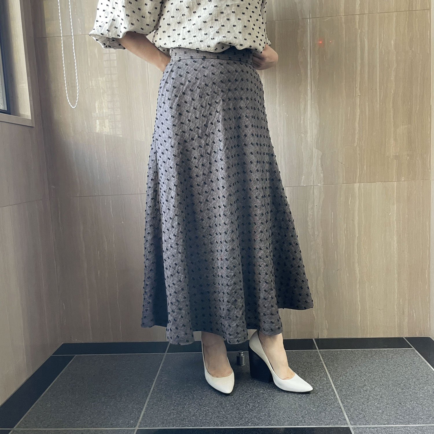 B7 リネンドット刺繍フレアスカート - 画像3