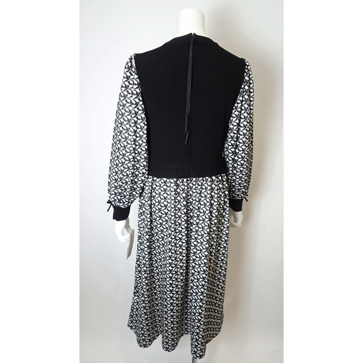 Super Beauty ニットベスト×レイヤード風プリントワンピース - 画像17