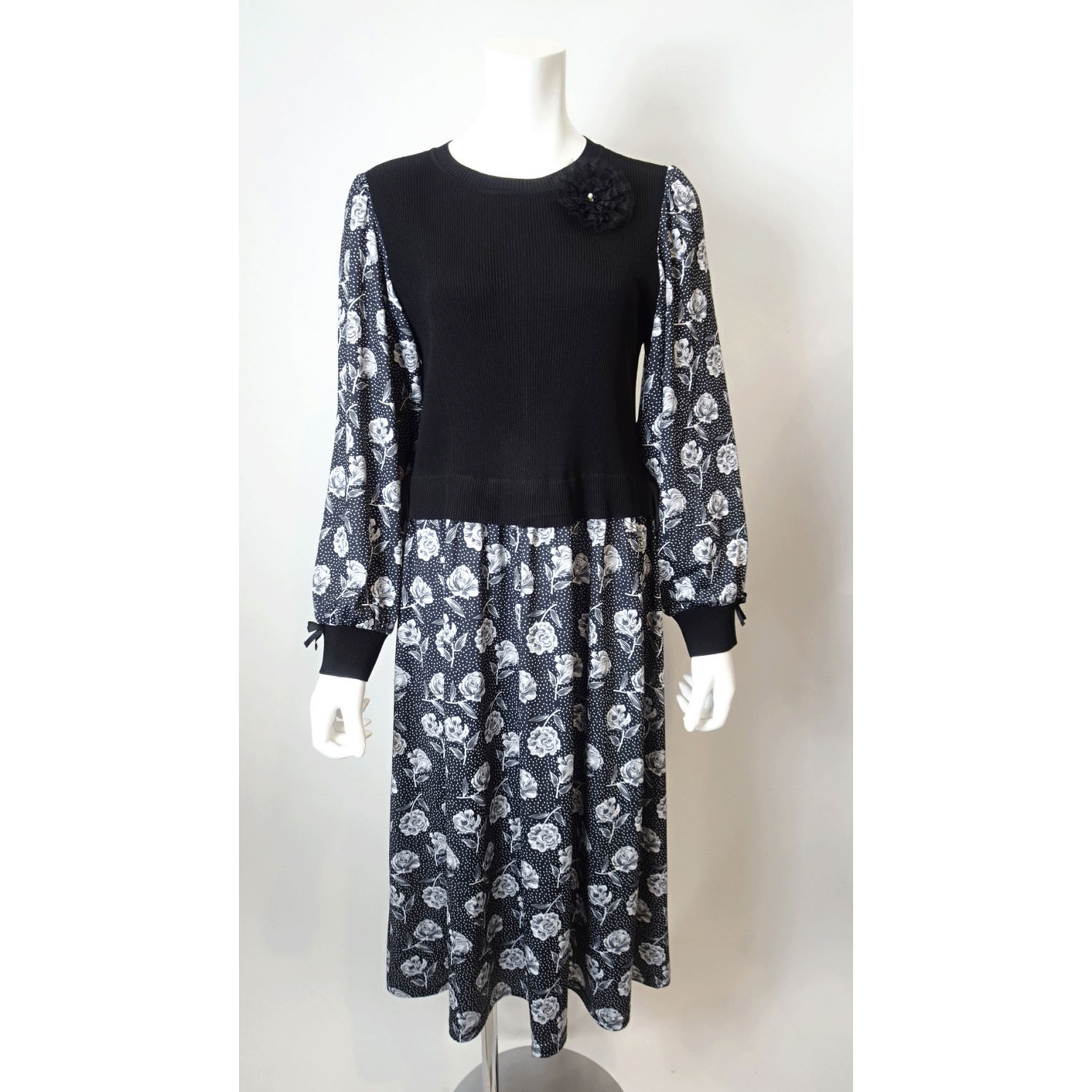 Super Beauty ニットベスト×レイヤード風プリントワンピース