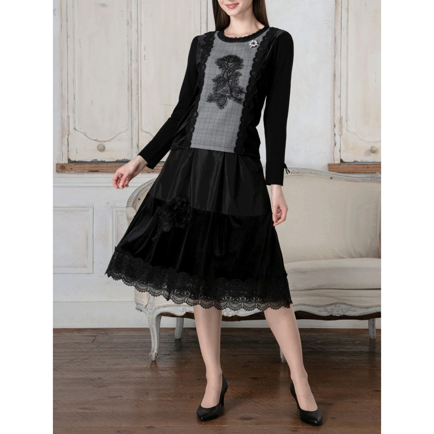 【Inata Live】Super Beauty ベロア袖×チェック柄 胸元レース使いセーター - 画像3