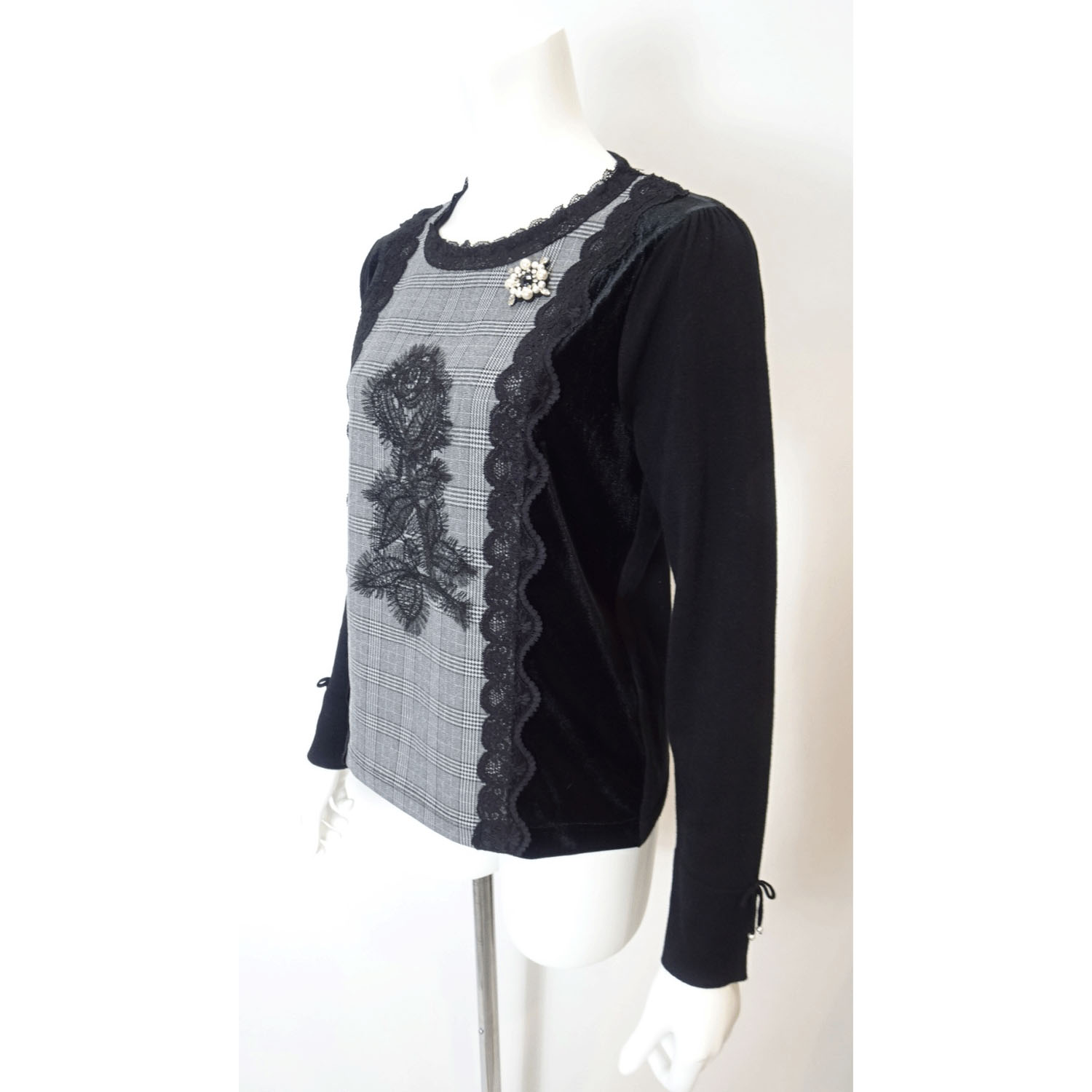 【Inata Live】Super Beauty ベロア袖×チェック柄 胸元レース使いセーター - 画像5