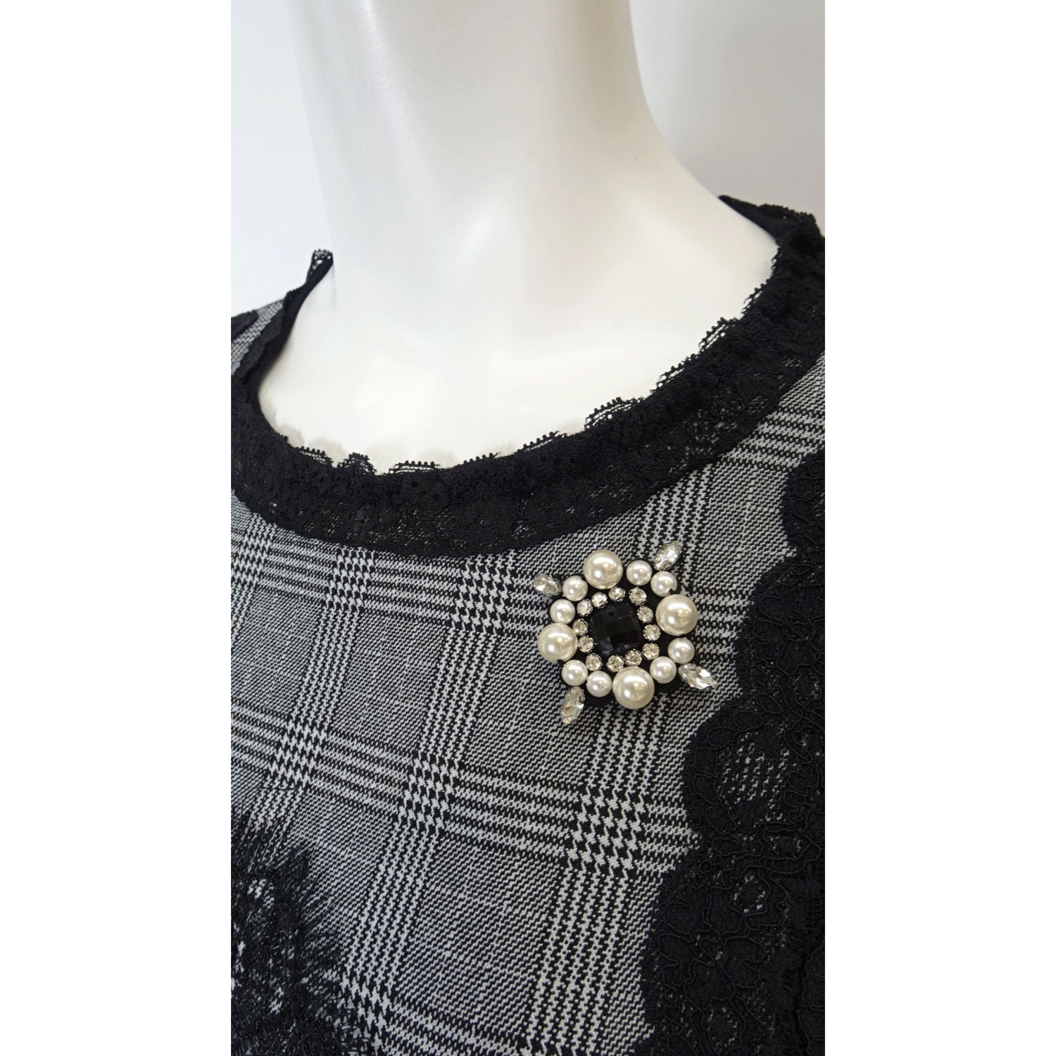 【Inata Live】Super Beauty ベロア袖×チェック柄 胸元レース使いセーター - 画像7