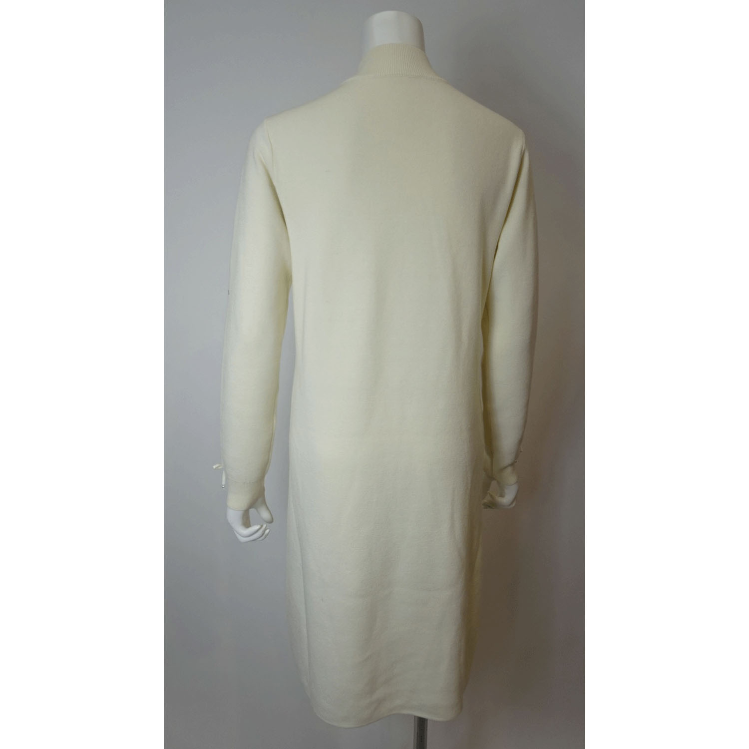 Super Beauty 胸元Paris刺しゅう入りハイネックニットワンピース - 画像5