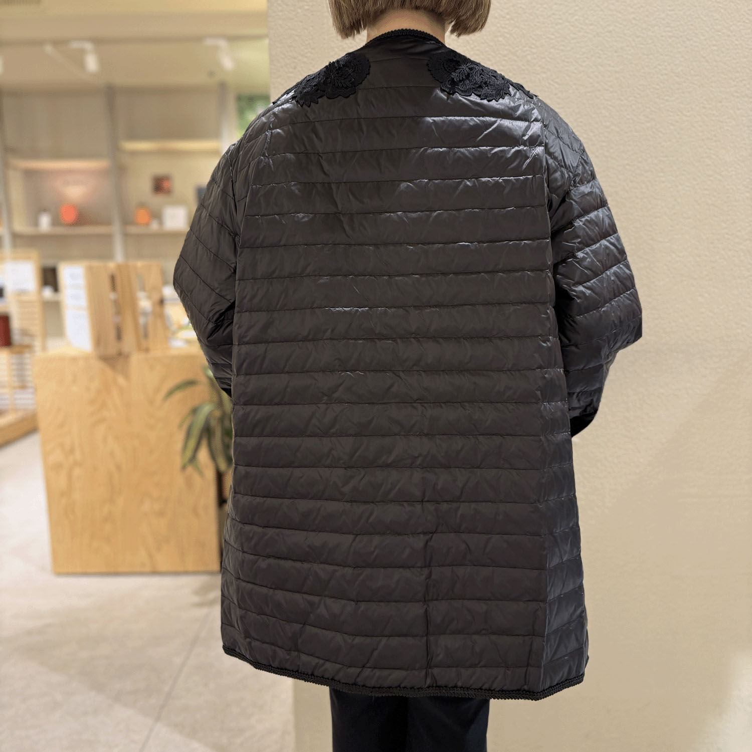 【Inata Live】Super Beauty レースデザイン ライトダウンジャケット - 画像4