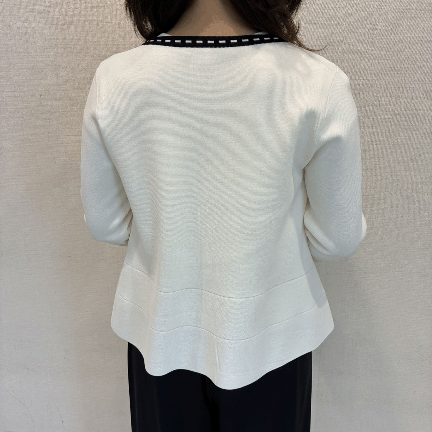 【Insta Live】Super Beauty ステッチ風トリムVネックカーディガン - 画像4