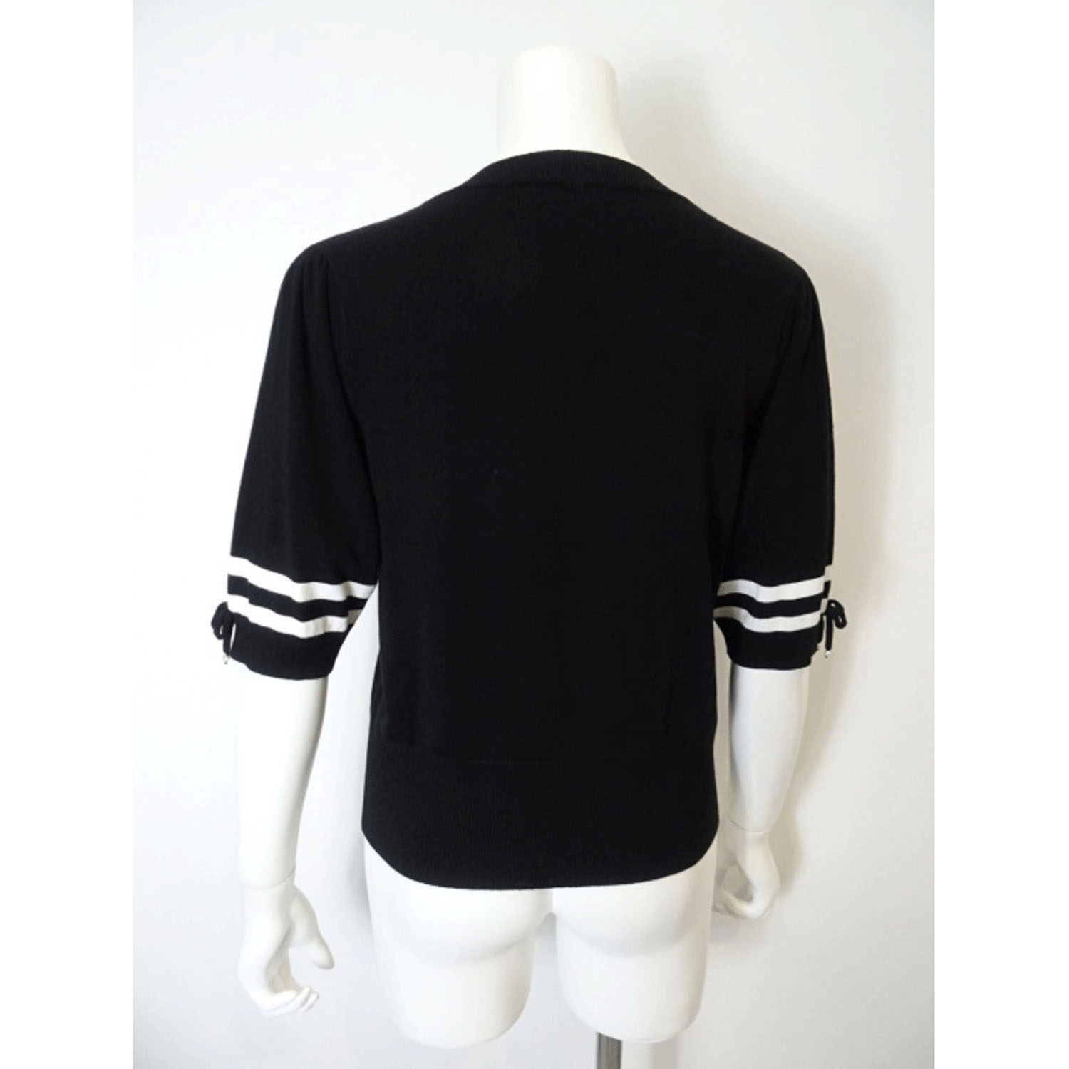 Super Beauty 胸元バラ刺しゅう入りの半袖セーター - 画像13