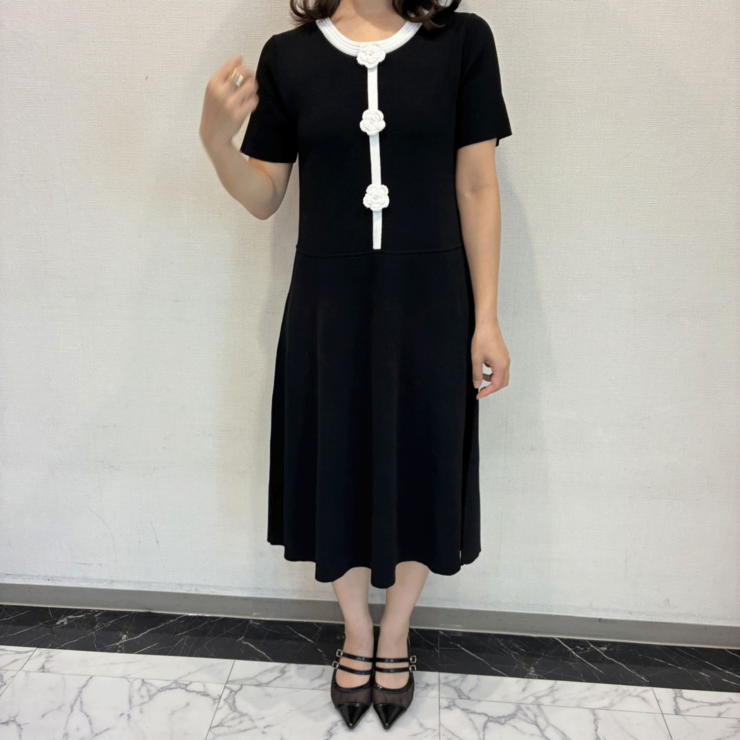 Super Beauty かぎ針花モチーフ付配色ニットワンピース - 画像3