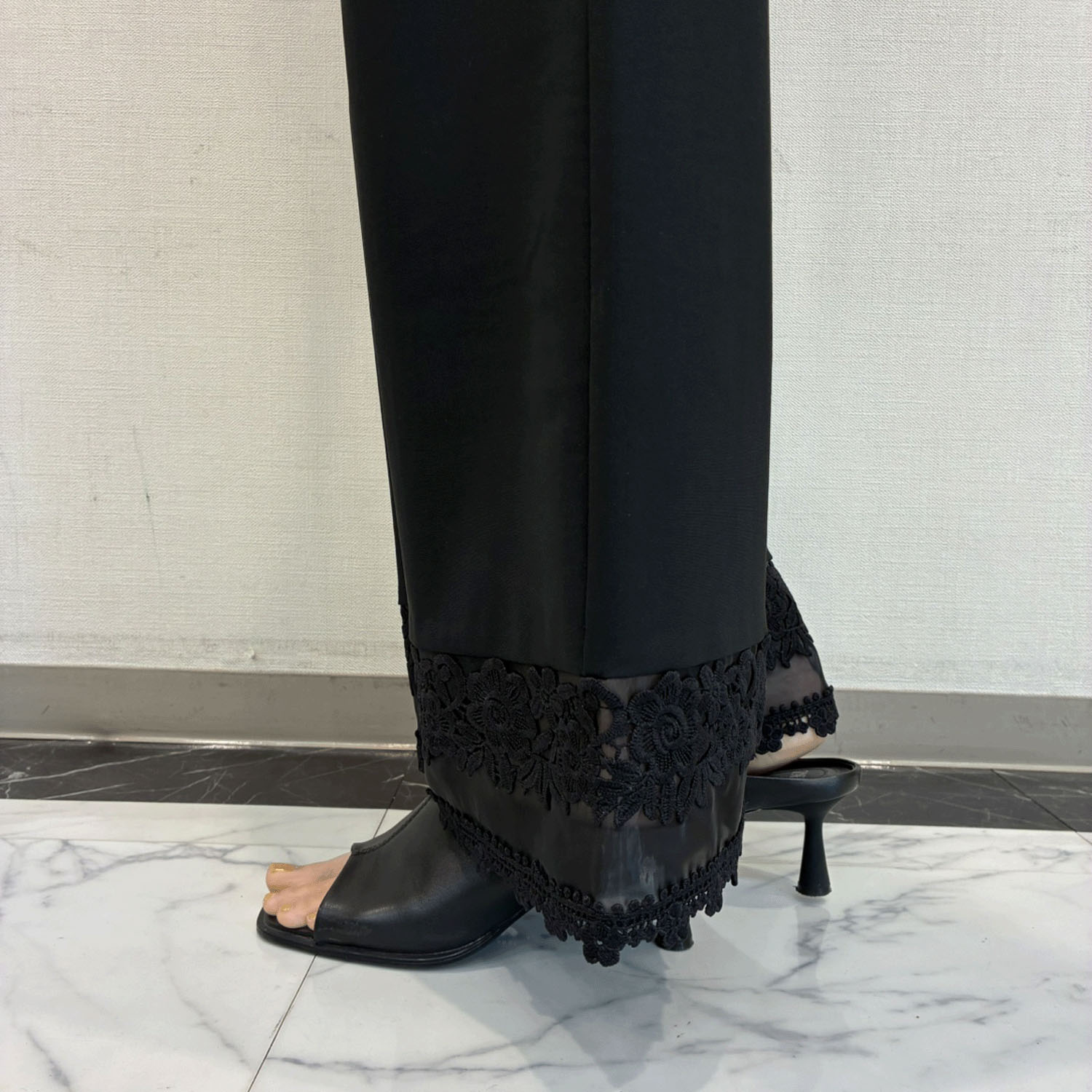 Super Beauty 裾レース×ジョーゼット素材切替ワイドパンツ - 画像4