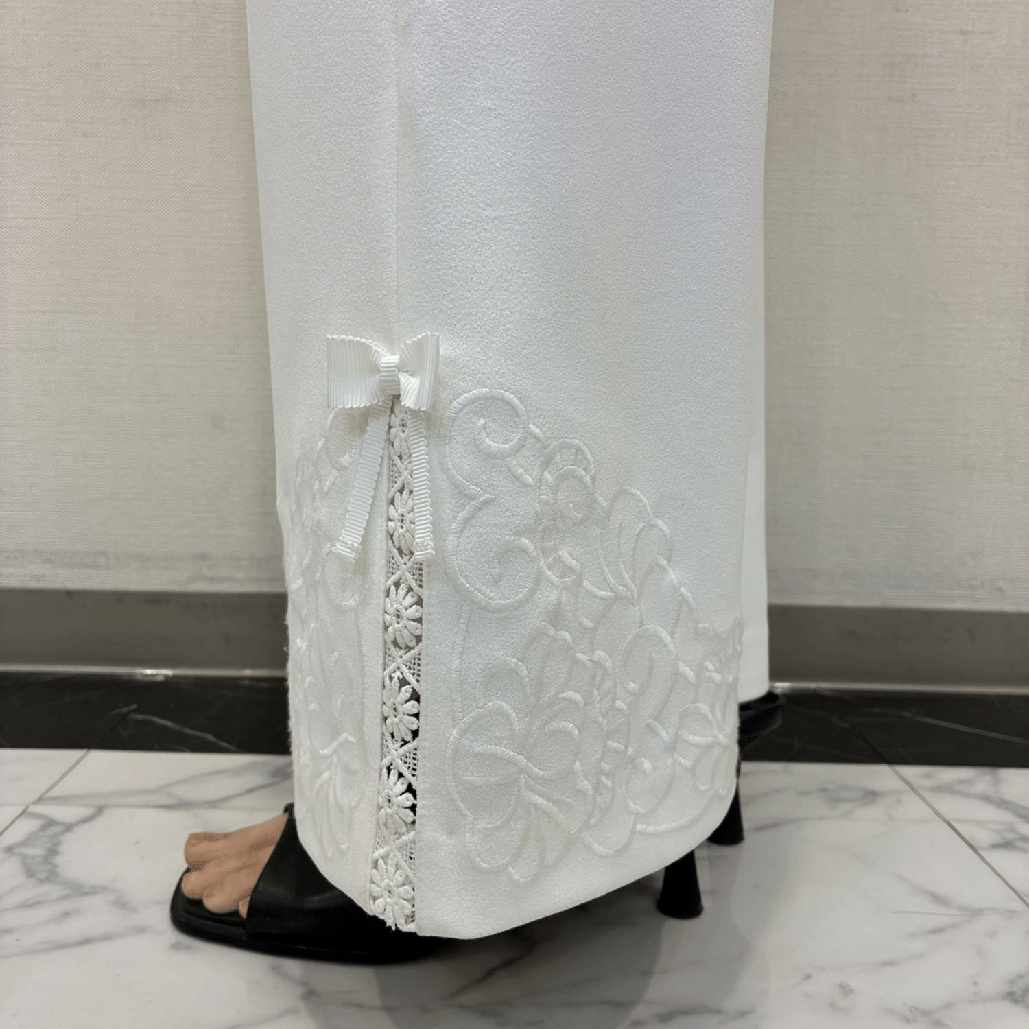 Super Beauty 裾サイド刺しゅう入りリボンデザインワイドパンツ - 画像5