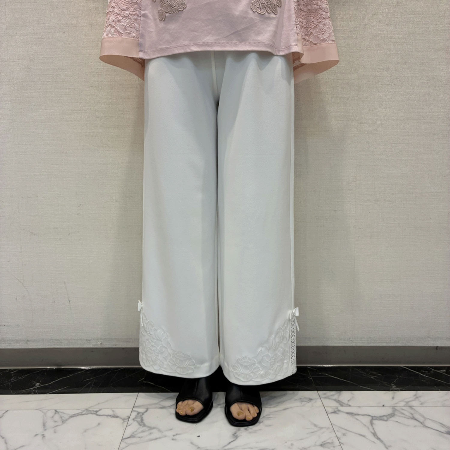 Super Beauty 裾サイド刺しゅう入りリボンデザインワイドパンツ