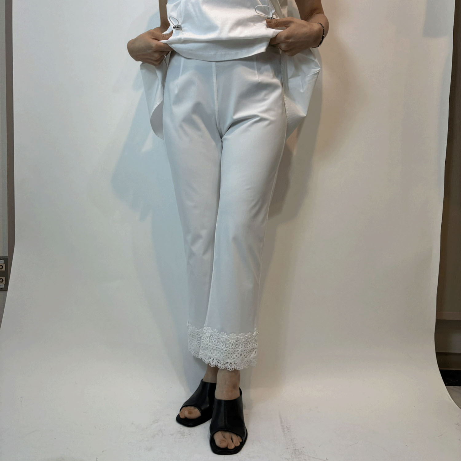 【3月下旬入荷予定】Super Beauty 裾レース×花モチーフ付パンツ - 画像4