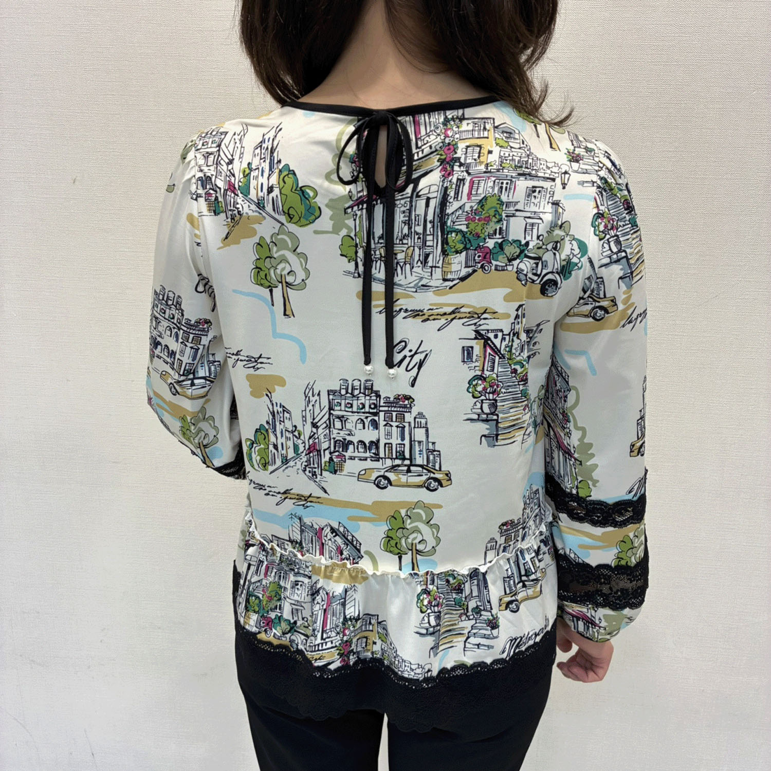 Super Beauty 街並み風景プリントパフスリーブカットソー - 画像7