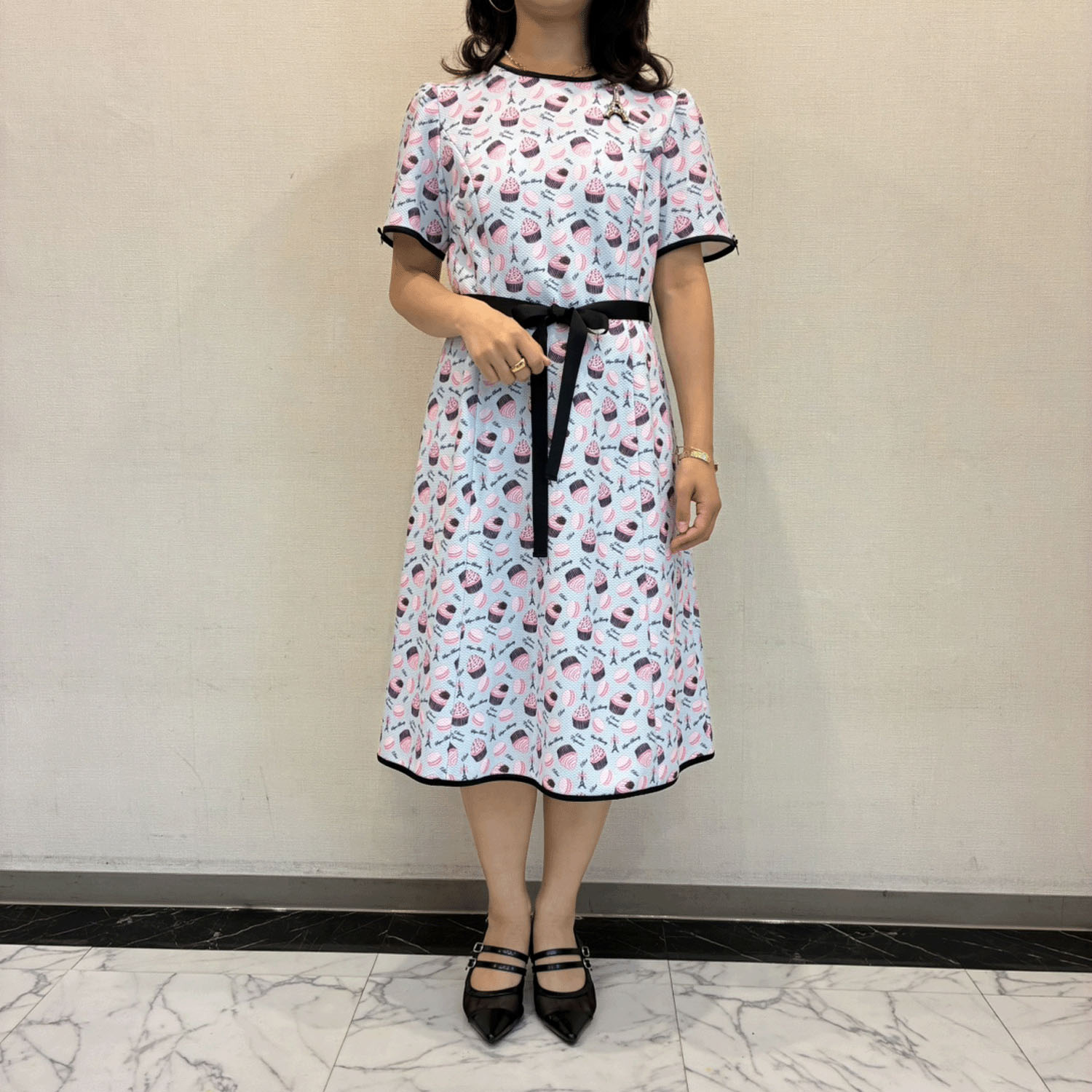 【Insta Live】Super Beauty エッフェル塔モチーフ付スイーツ柄プリント半袖ワンピース - 画像3