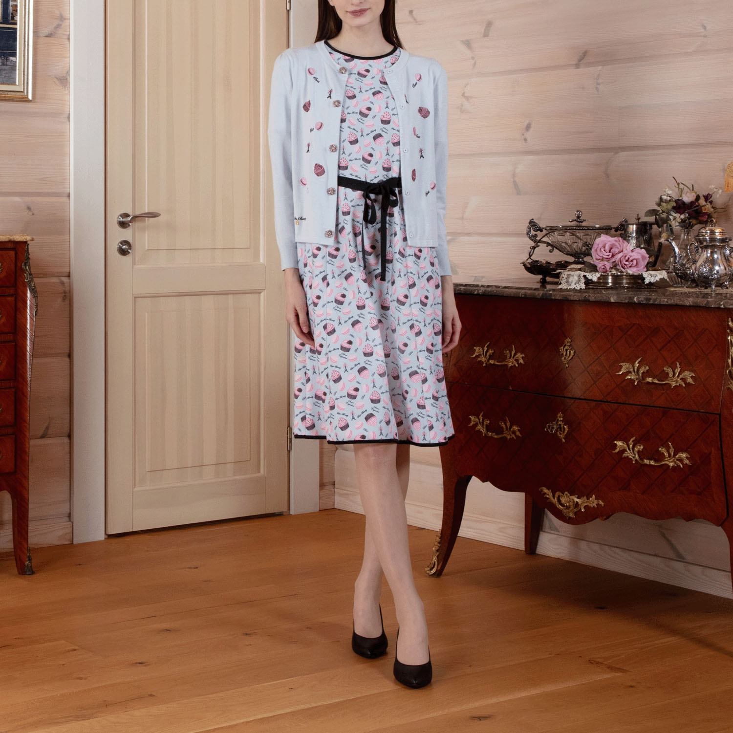 【Insta Live】Super Beauty エッフェル塔モチーフ付スイーツ柄プリント半袖ワンピース - 画像1