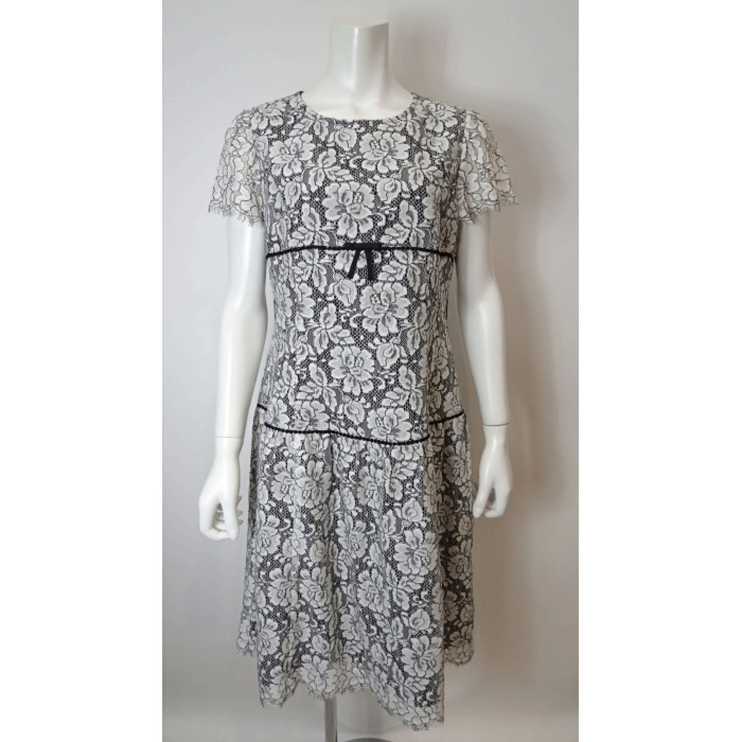 【4月中旬入荷予定】Super Beauty ライン花レース素材半袖ワンピース - 画像7