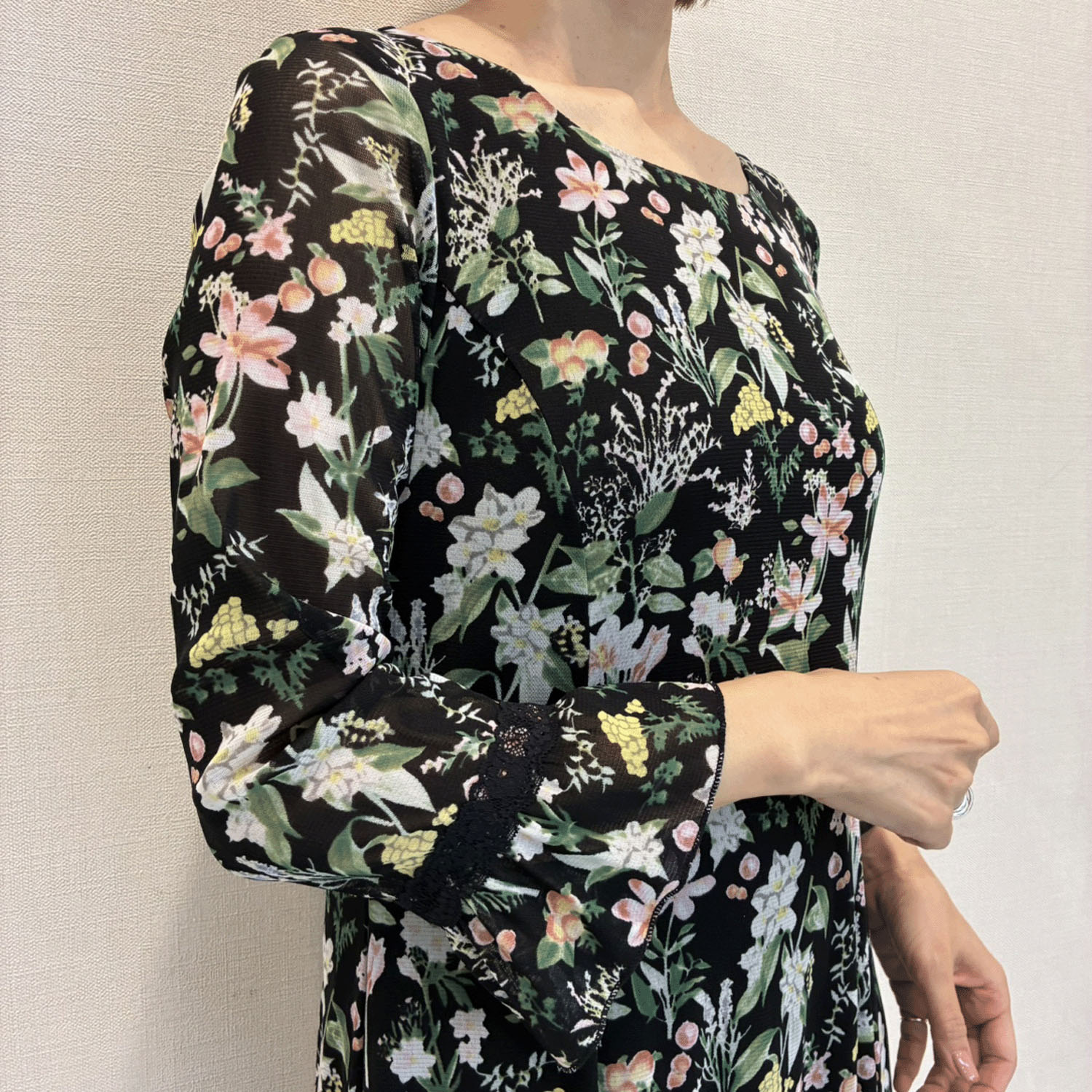 Super Beauty 多色使いパワーネット素材ワンピース - 画像6