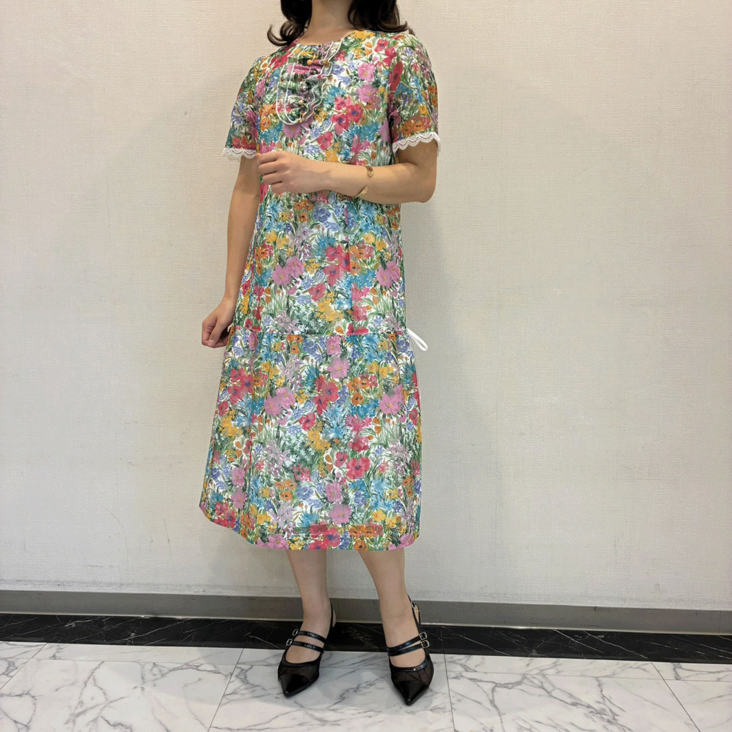 【4月下旬入荷予定】Super Beauty 胸元フリルマルチカラープリントレースワンピース - 画像4