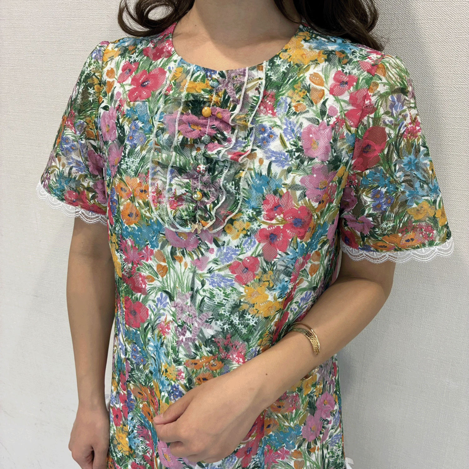 【4月下旬入荷予定】Super Beauty 胸元フリルマルチカラープリントレースワンピース - 画像6