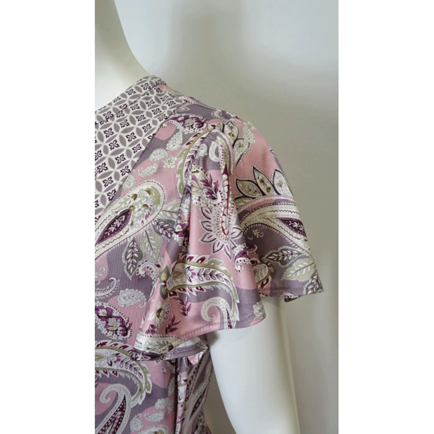 【4月下旬入荷予定】Super Beauty 胸元レース×スリット入りペイズリー柄切替ワンピース - 画像12