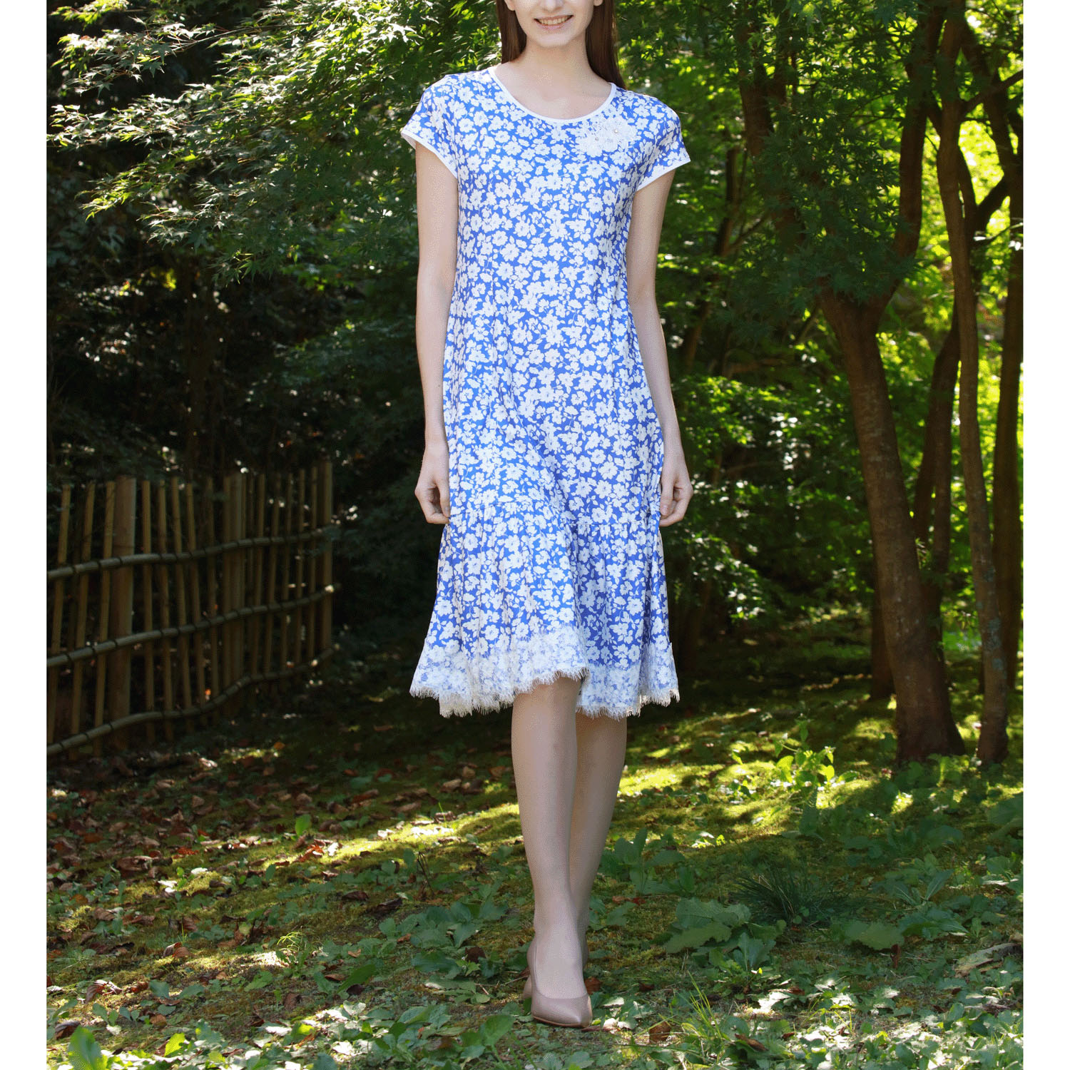 【4月下旬入荷予定】Super Beauty ブルー系フラワープリント裾レース使いワンピース