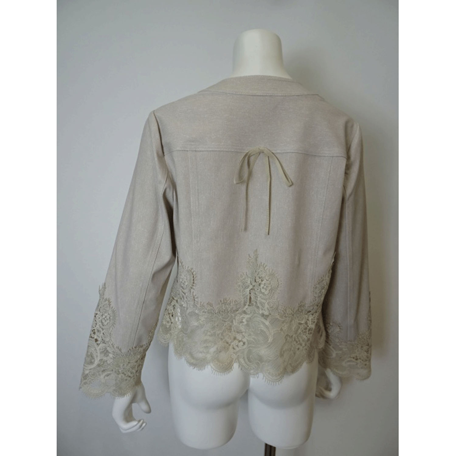 【2月下旬入荷予定】Super Beauty 裾レース切替転写素材ノーカラージャケット - 画像4