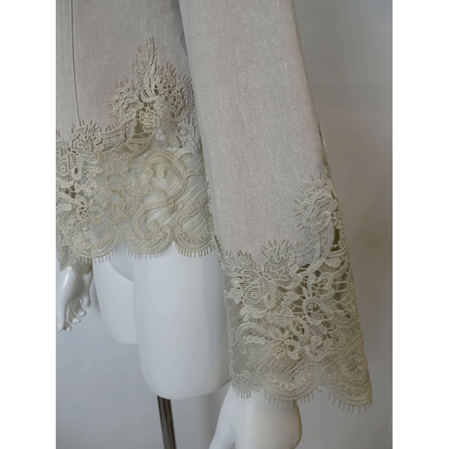 【2月下旬入荷予定】Super Beauty 裾レース切替転写素材ノーカラージャケット - 画像7