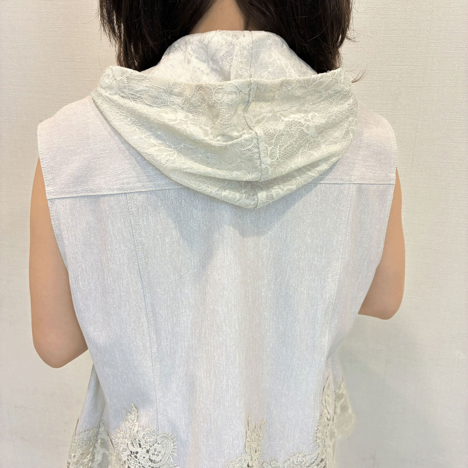 【2月下旬入荷予定】Super Beauty 裾レース切替転写素材フード着脱式ベスト - 画像9