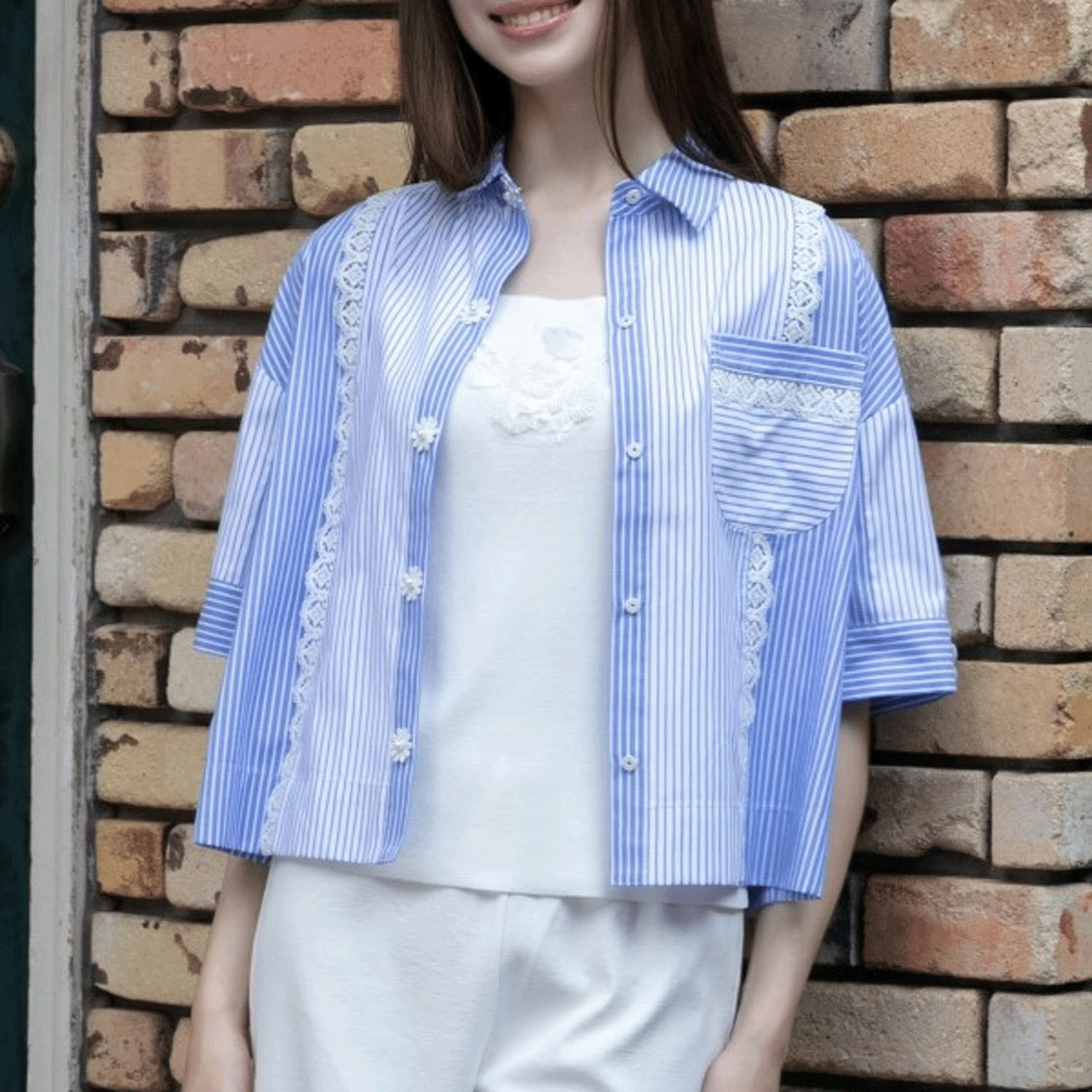 Super Beauty 胸元スパンコール刺繍ノースリーブニット - 画像3