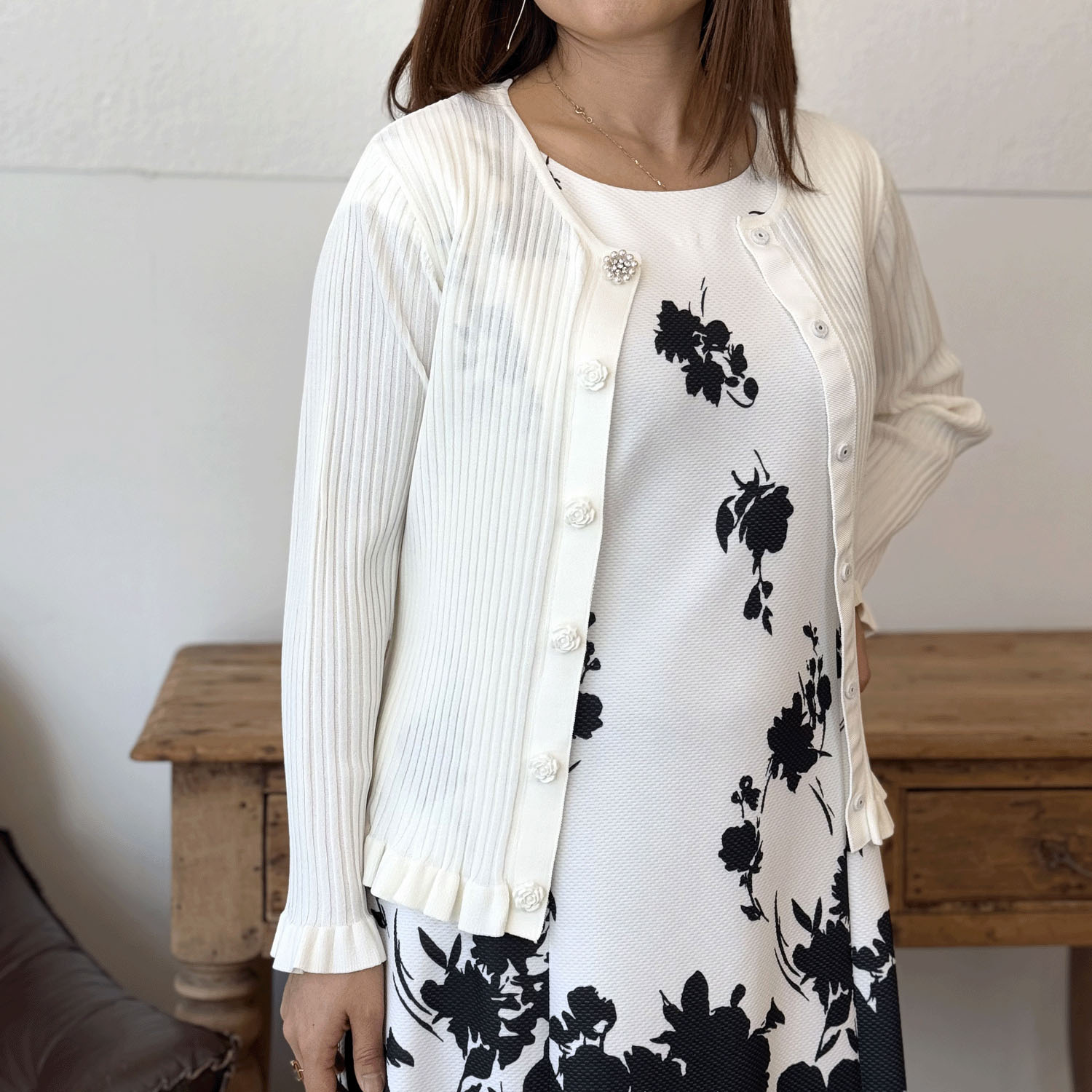 Super Beauty 裾フリルリブ編みニットカーディガン - 画像2