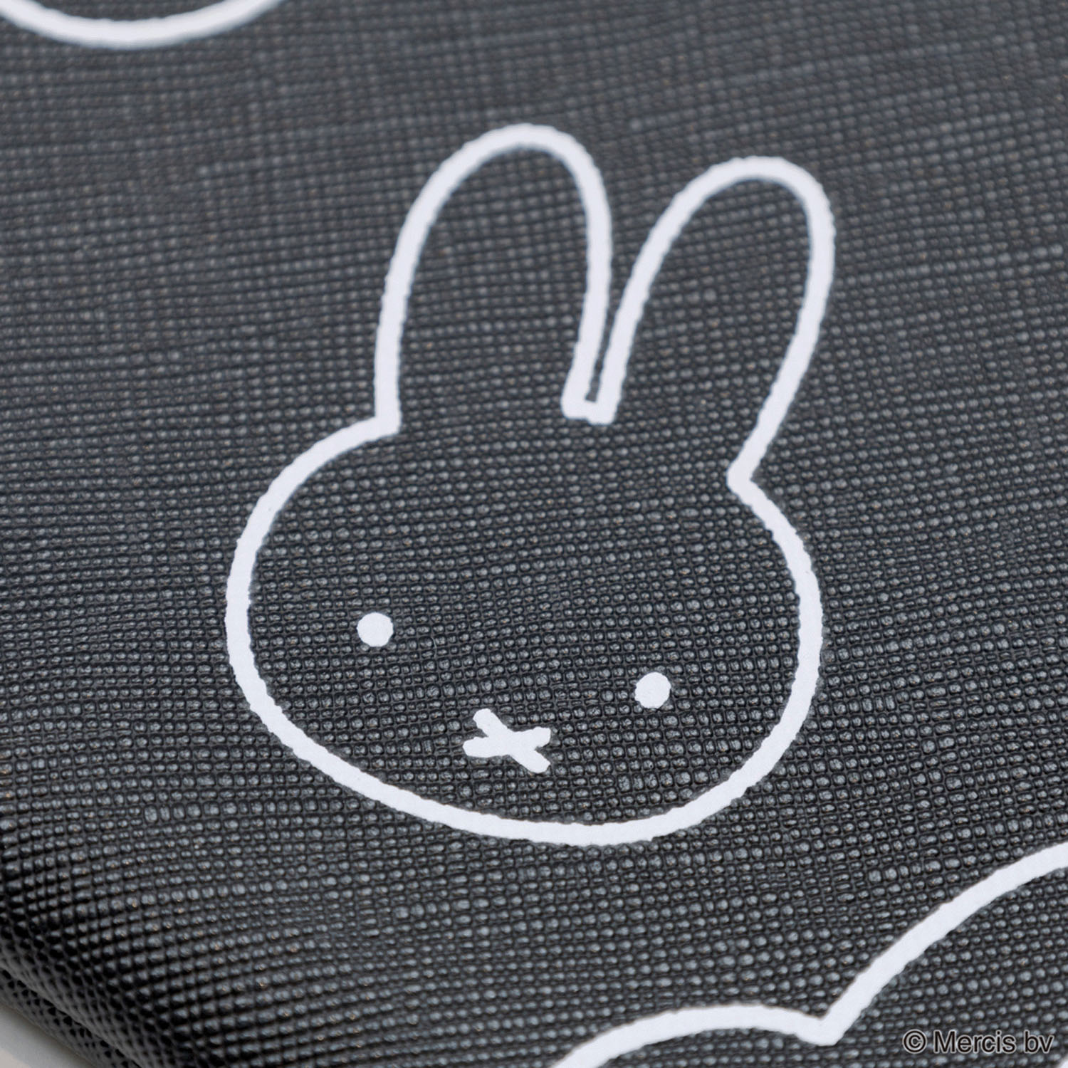 miffy LARGE MOTIF ミニフラットポーチ ブラック - 画像3