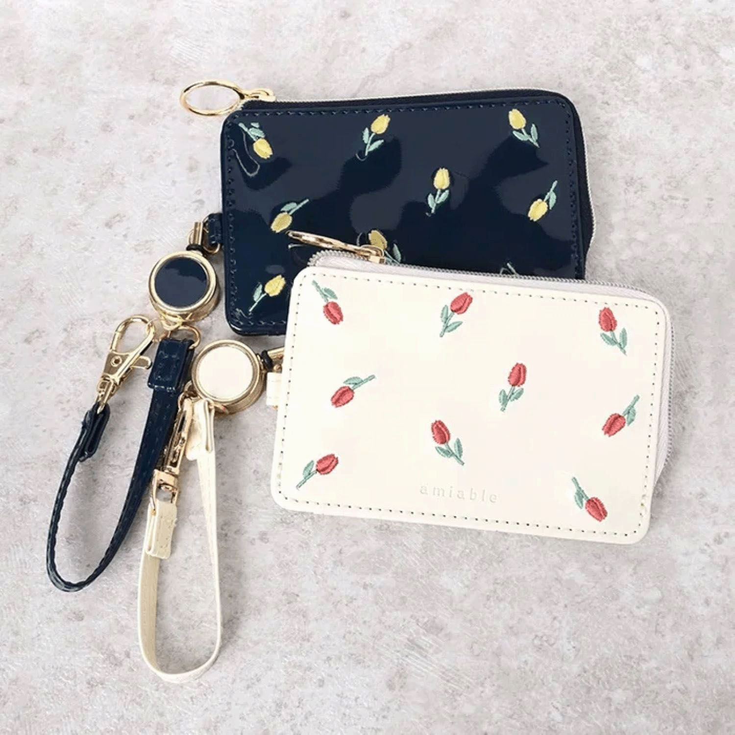 チューリップ柄パスケース