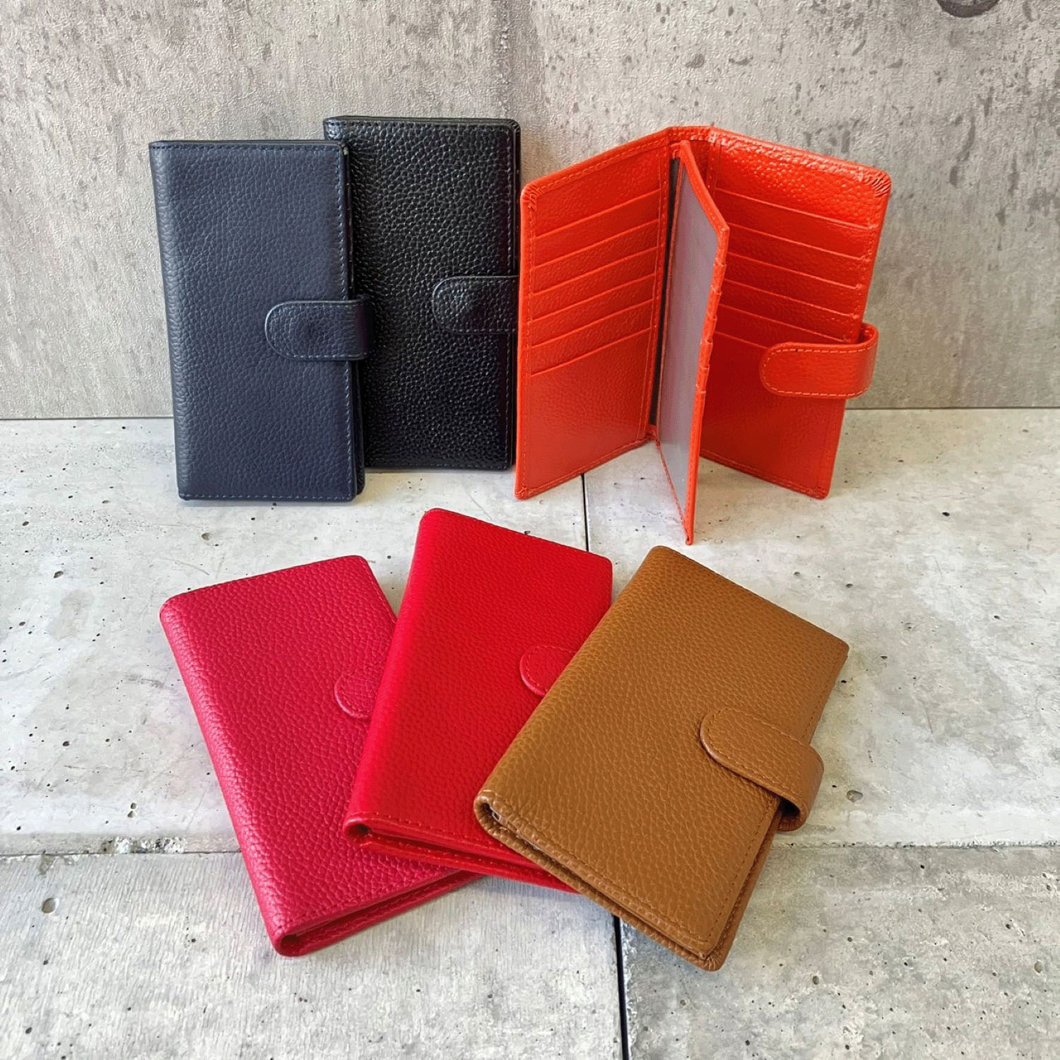 本革手帳型カードケース