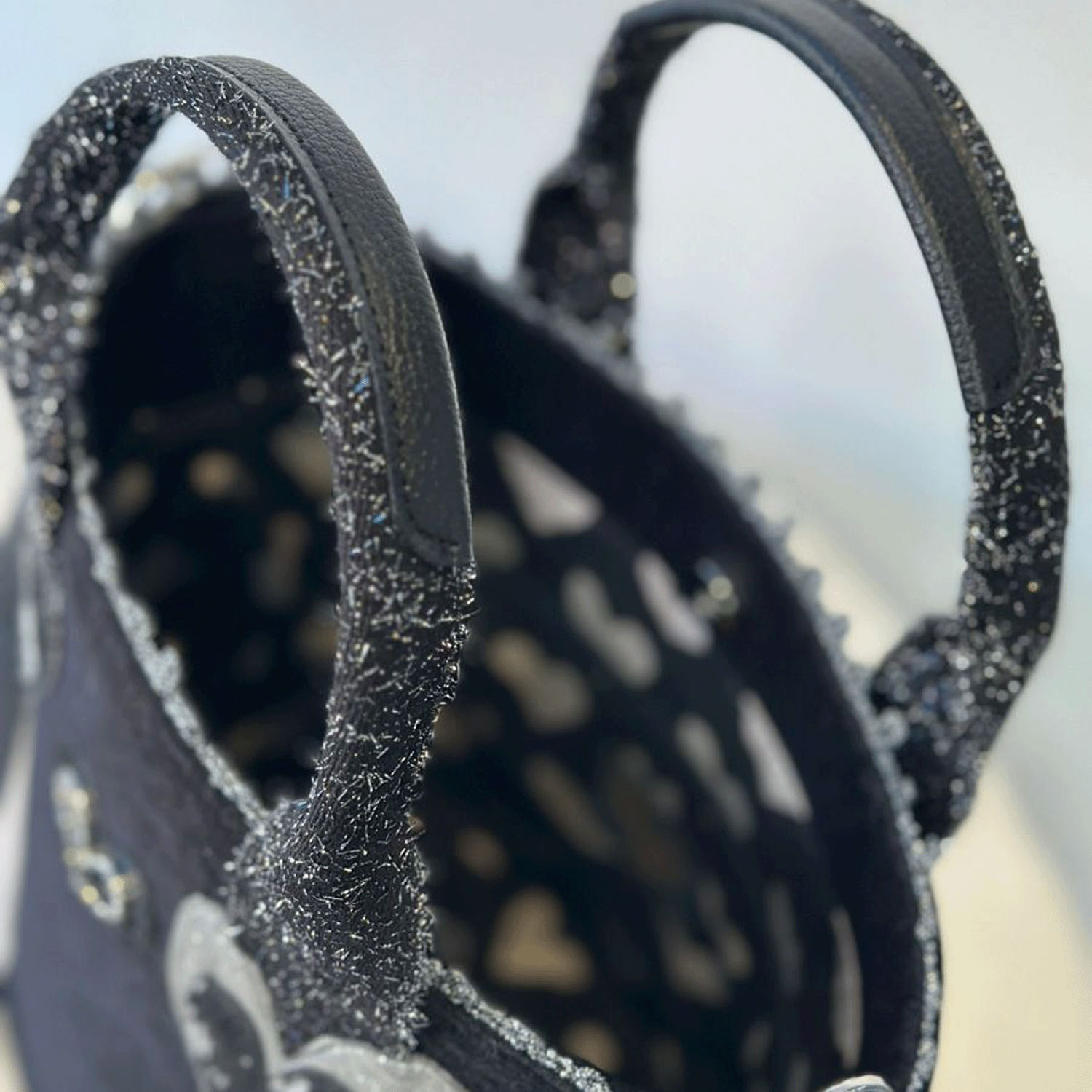 Think Bee！ グリッターブラックミニトート - 画像4