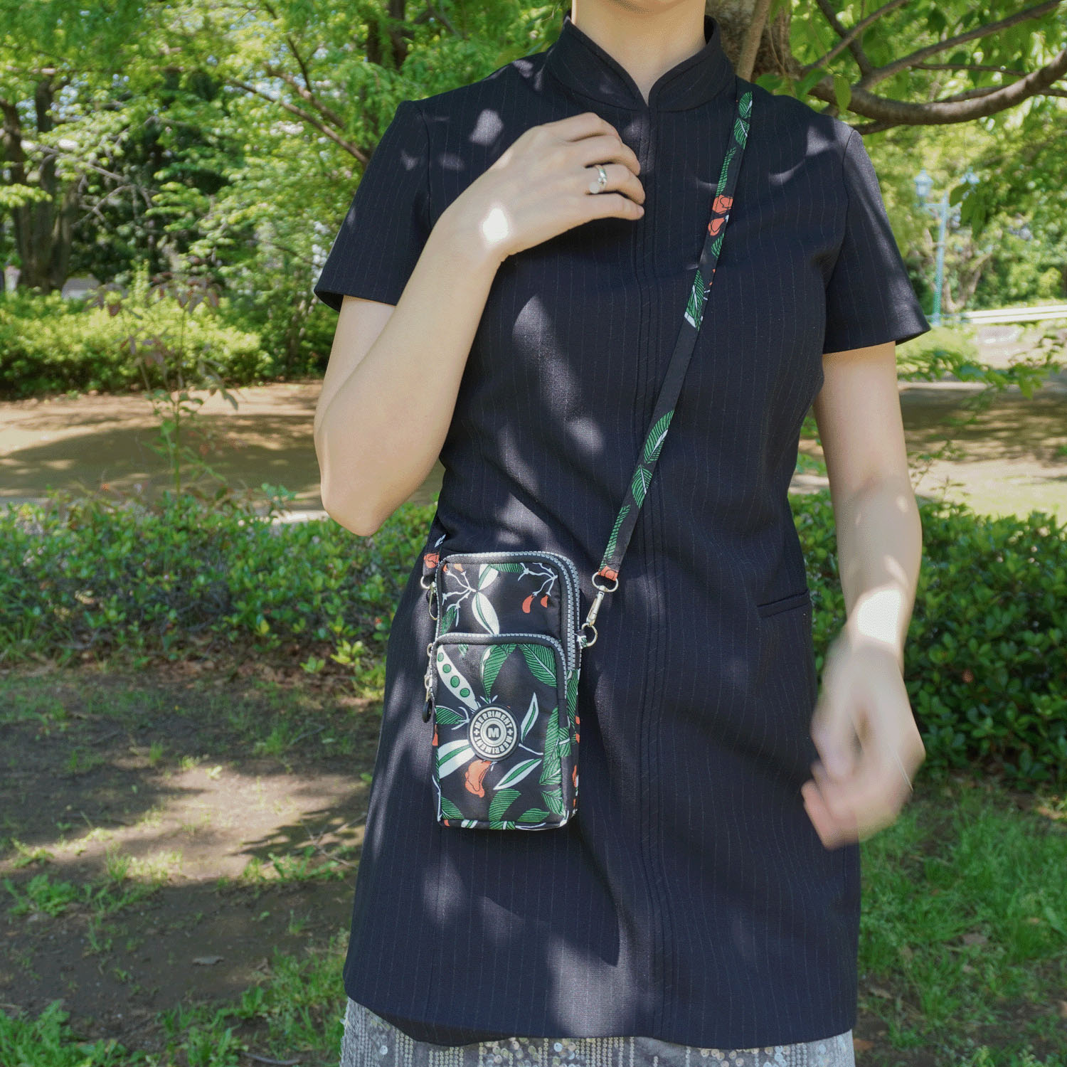 【リーフ柄 15－01 エトワール別注柄】MERRIMENT 縦型ミニショルダーバッグ - 画像2