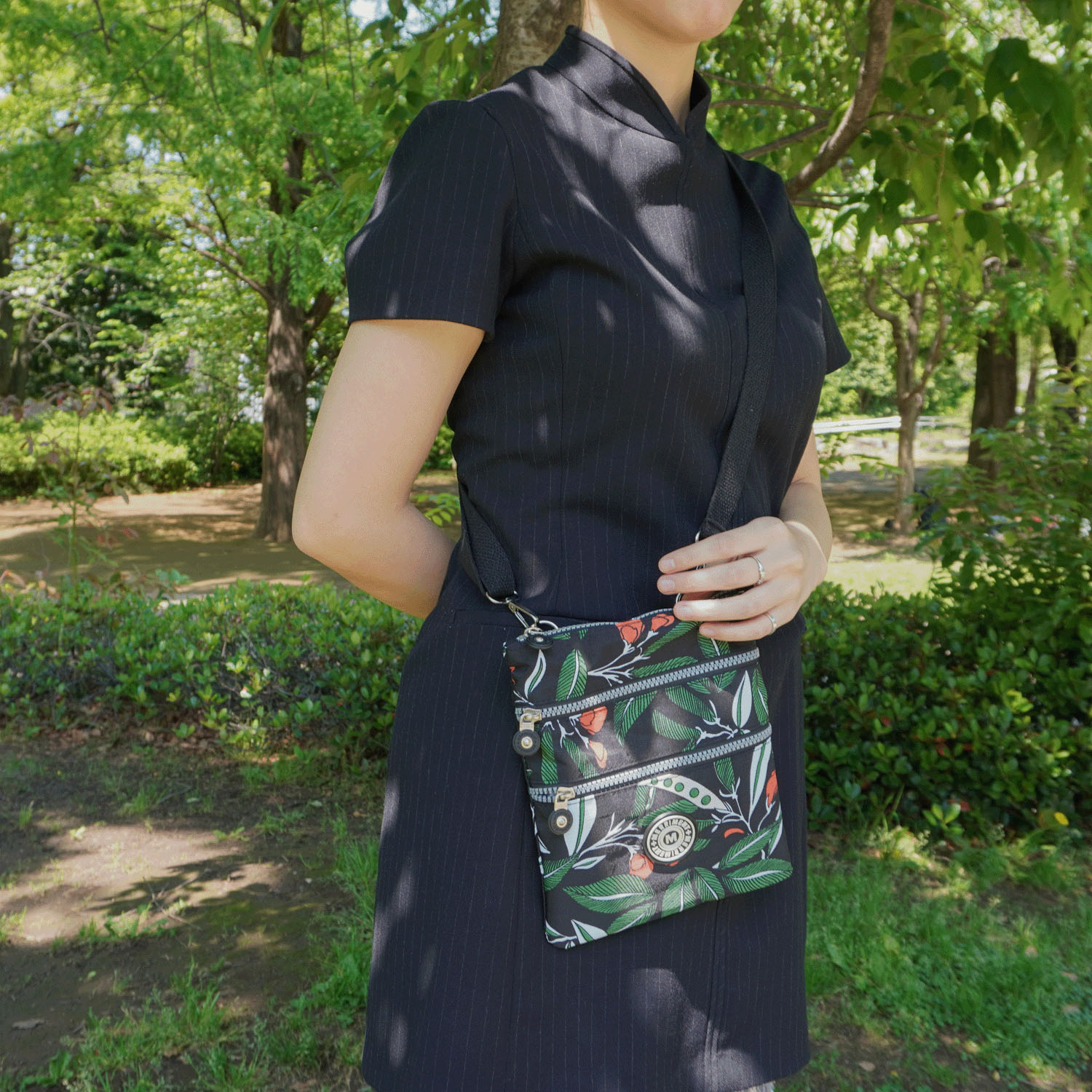 MERRIMENT 軽量縦型ショルダーバッグ - 画像1