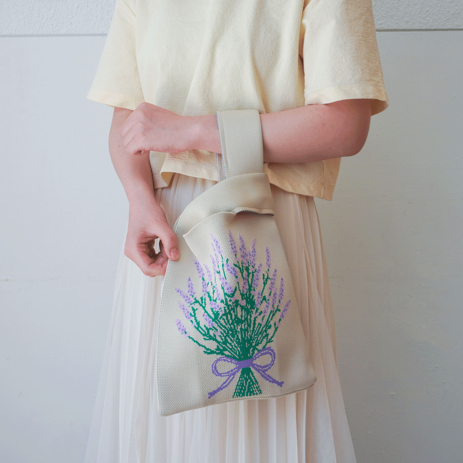 【エトワール別注柄】ラベンダー柄ニットバッグ - 画像3